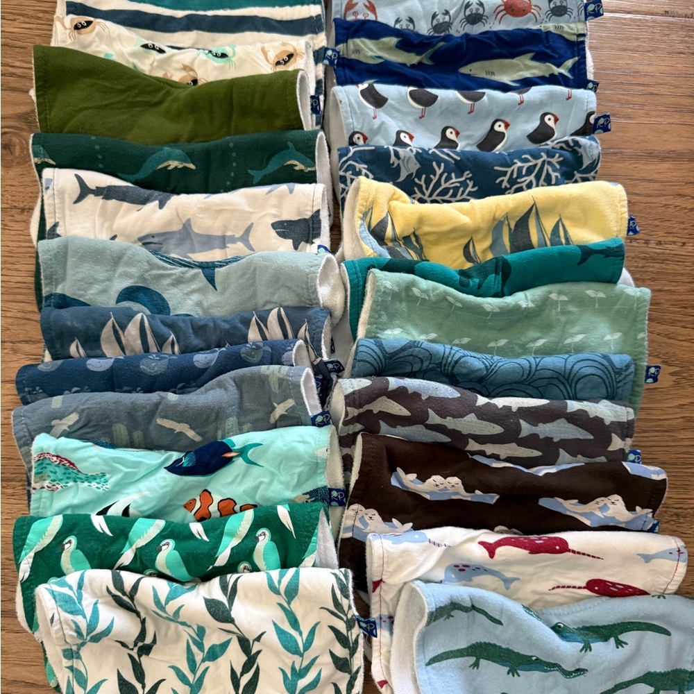 Kickee bibs